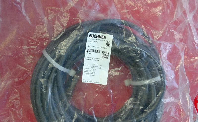 Euchner 092726 EUCHNER is equipped with M23 round plug connection cable C- M23F19-19XDIFPU20 with C1825 option, 0-MA-092726 20 m straight head