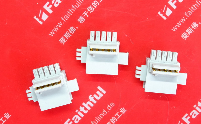 Phoenix Contact 2713722 PHOENIX CONTACTDIN Rail Bus Connector ME 22,5 TBUS 1,5/ 5-ST-3,81 KMGY