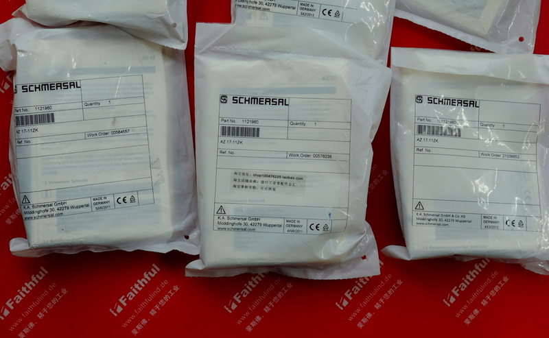 Schmersal 101121960 SCHMERSAL new safety switch AZ 17-11ZK